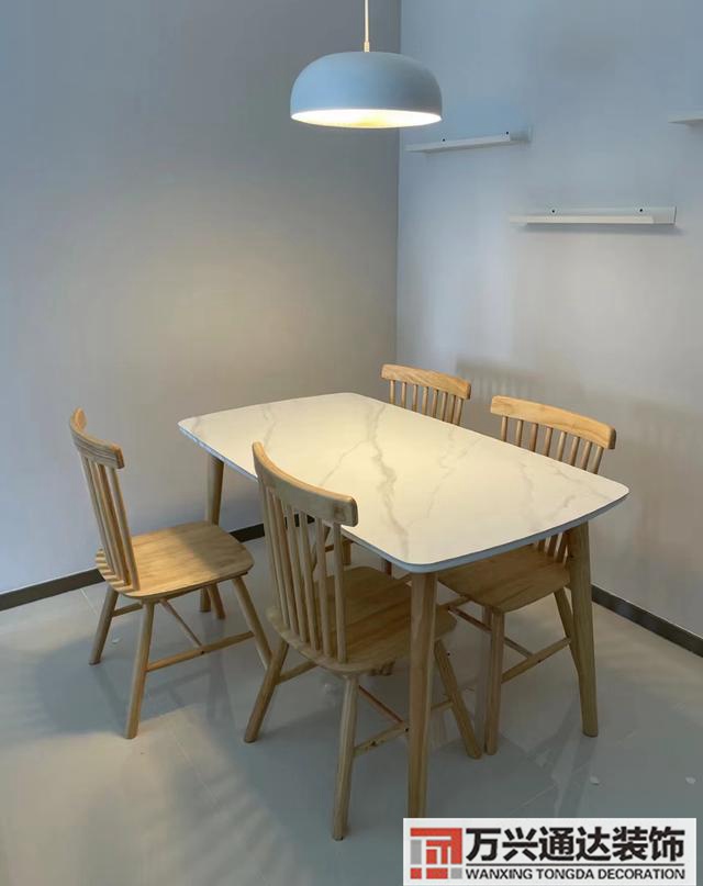 装修餐厅装修餐厅墙要不要贴瓷砖